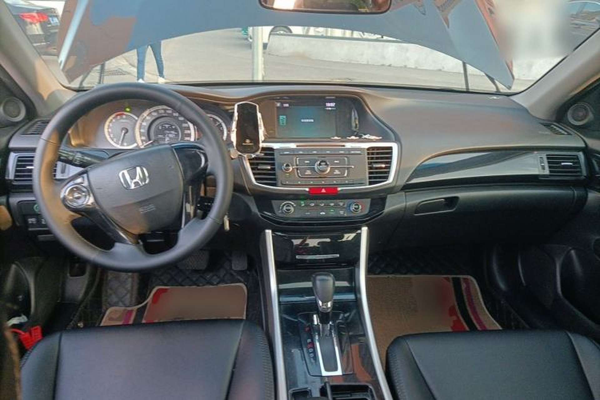 Used Honda Accord 2016 2.0L Comfort Edition Center Console
