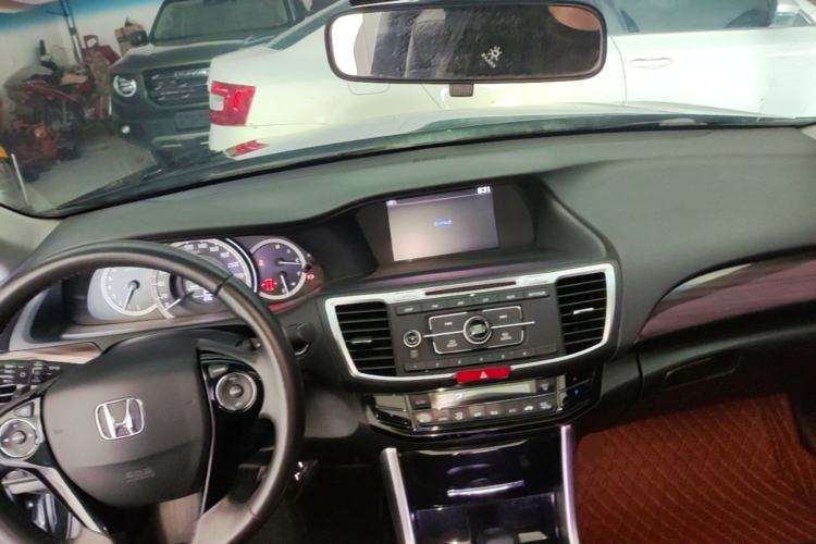 Used Honda Accord 2016 2.4L Comfort Edition Center Console