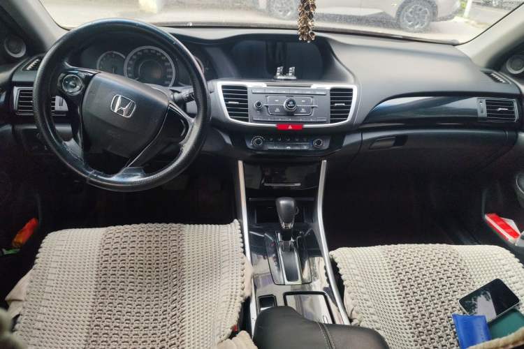 Used Honda Accord 2016 2.0L Comfort Edition Center Console