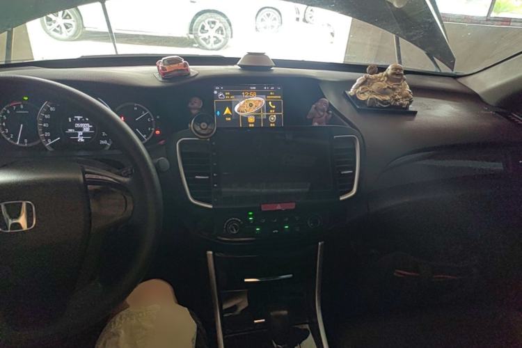 Used Honda Accord 2016 2.0L Comfort Edition Center Console