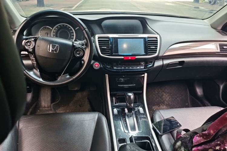 Used Honda Accord 2016 2.4L Luxury Edition Center Console