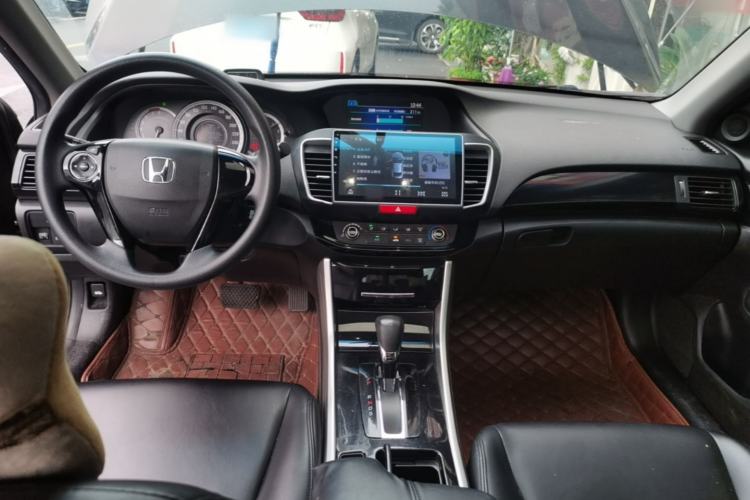 Used Honda Accord 2016 2.0L Comfort Edition Center Console