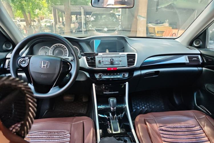Used Honda Accord 2016 2.0L Comfort Edition Center Console