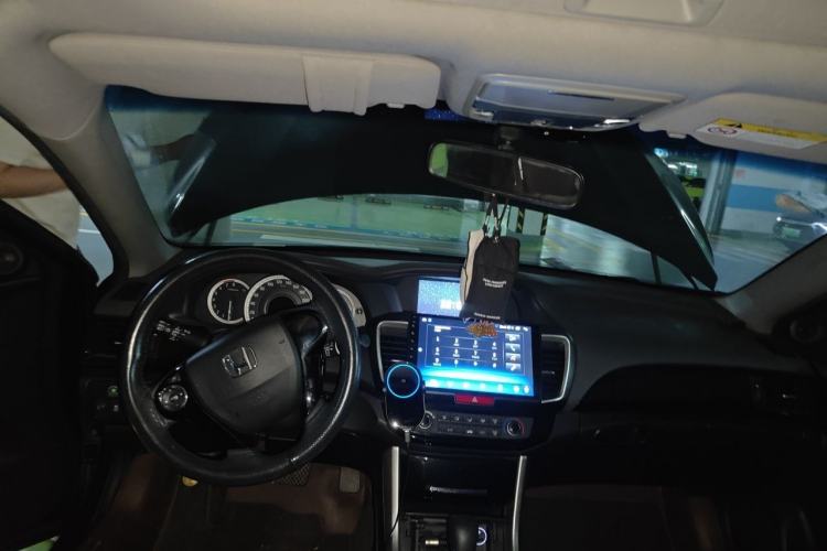Used Honda Accord 2016 2.0L Comfort Edition Center Console
