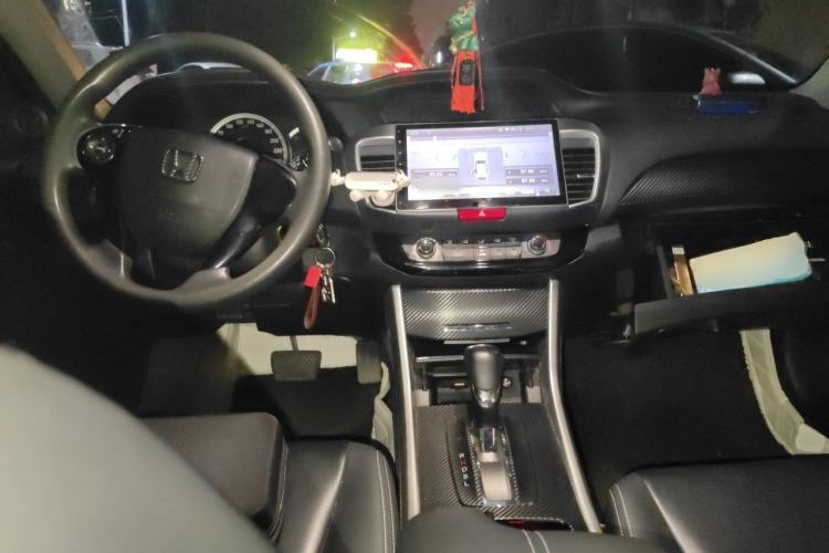 Used Honda Accord 2016 2.0L Comfort Edition Center Console