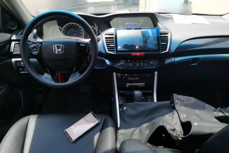 Used Honda Accord 2016 2.0L Comfort Edition Center Console