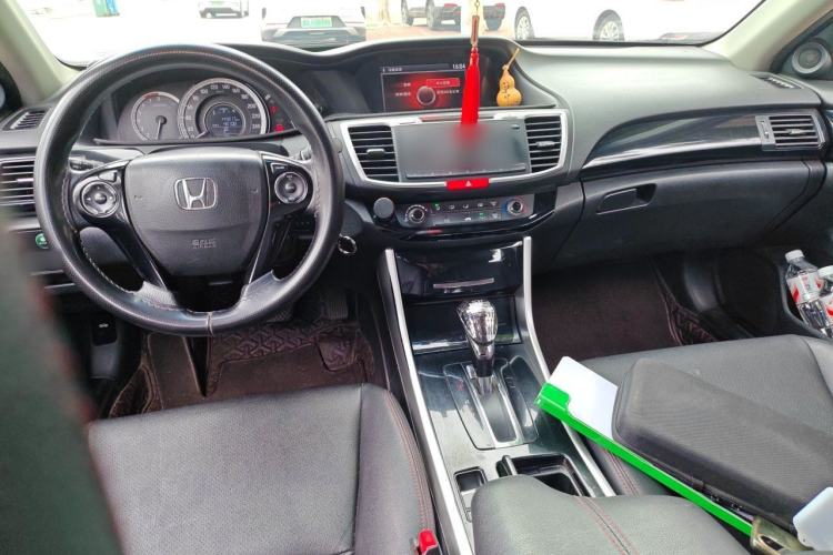 Used Honda Accord 2016 2.0L Comfort Edition Center Console