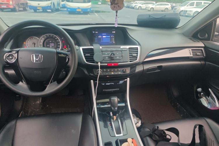 Used Honda Accord 2016 2.0L Comfort Edition Center Console