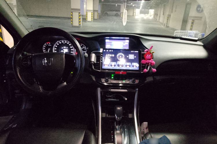 Used Honda Accord 2016 2.0L Comfort Edition Center Console