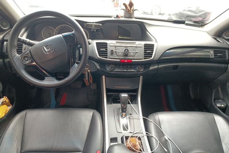 Used Honda Accord 2016 2.0L Comfort Edition Center Console