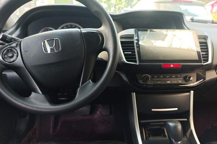 Used Honda Accord 2016 2.0L Comfort Edition Center Console
