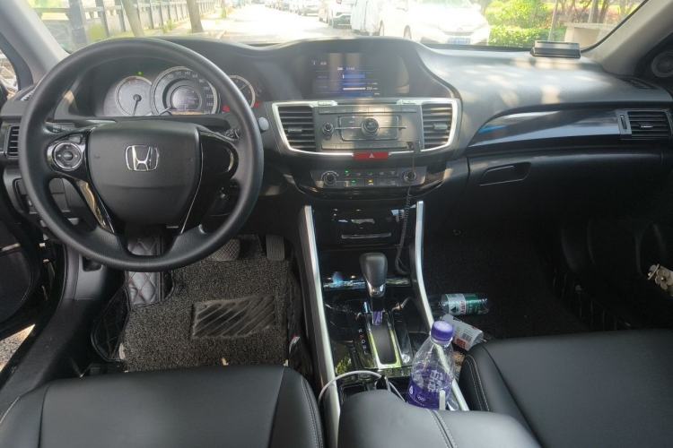 Used Honda Accord 2016 2.0L Comfort Edition Center Console