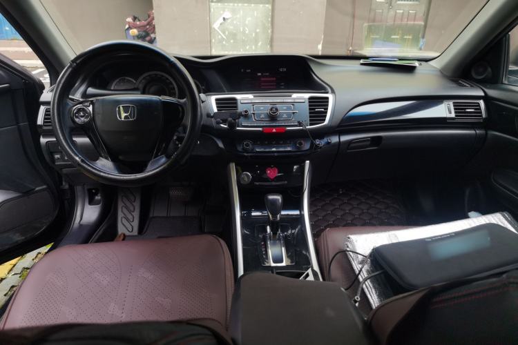 Used Honda Accord 2016 2.0L Comfort Edition Center Console