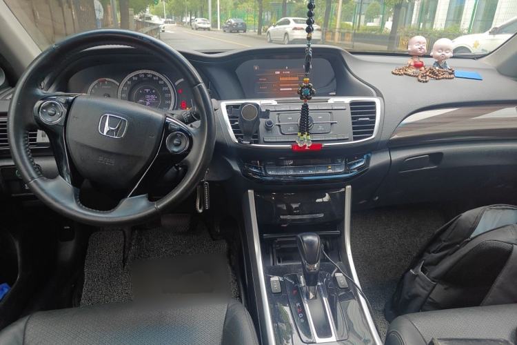 Used Honda Accord 2016 2.4L Comfort Edition Center Console