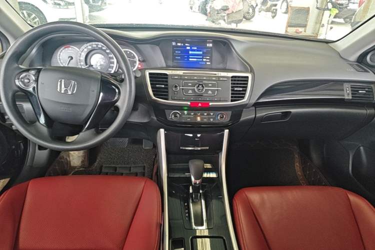 Used Honda Accord 2016 2.0L Comfort Edition Center Console
