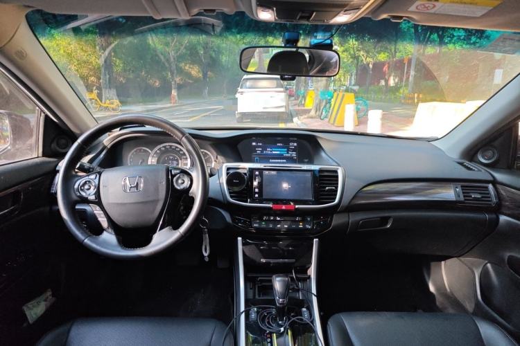 Used Honda Accord 2016 2.4L Comfort Edition Center Console