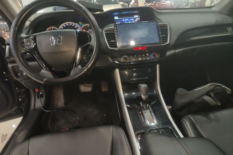 Used Honda Accord 2016 2.0L Comfort Edition Center Console