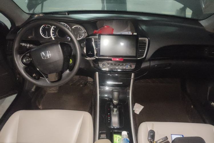 Used Honda Accord 2016 2.0L Comfort Edition Center Console