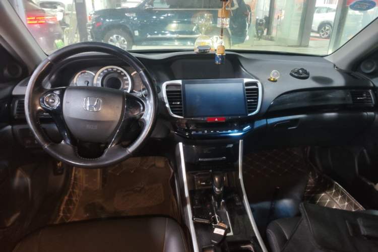 Used Honda Accord 2016 2.0L Elite Edition Center Console