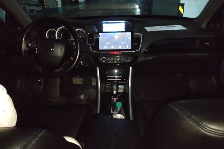 Used Honda Accord 2016 2.0L Comfort Edition Center Console