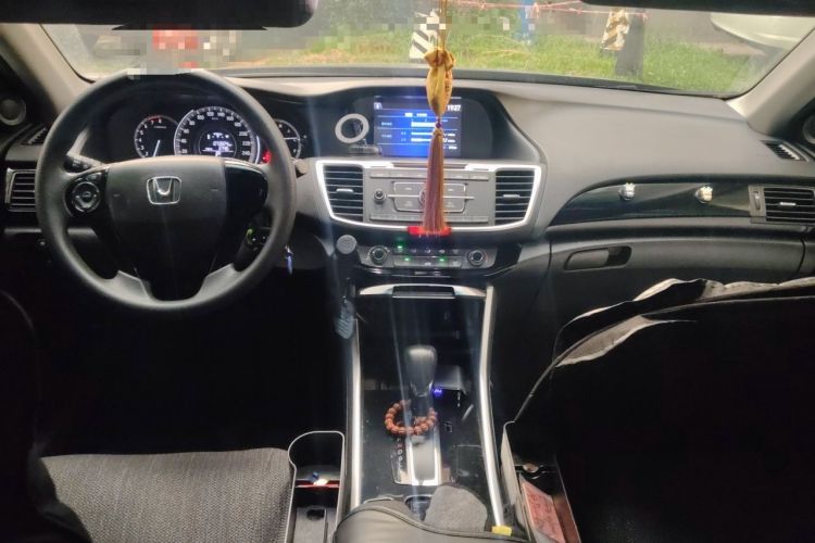 Used Honda Accord 2016 2.0L Comfort Edition Center Console