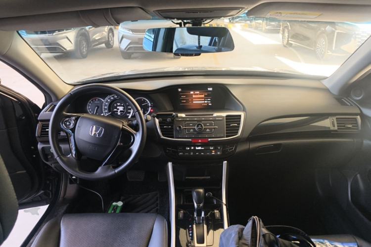 Used Honda Accord 2016 2.0L Elite Edition Center Console