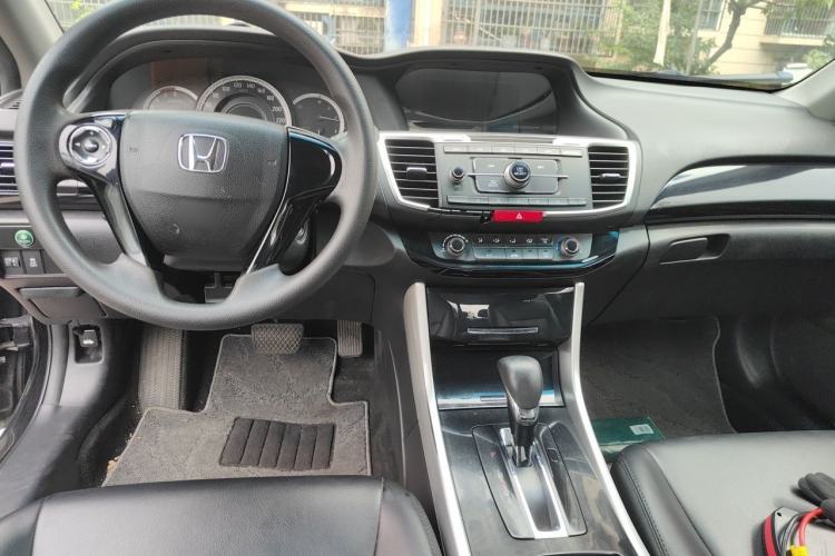 Used Honda Accord 2016 2.0L Comfort Edition Center Console
