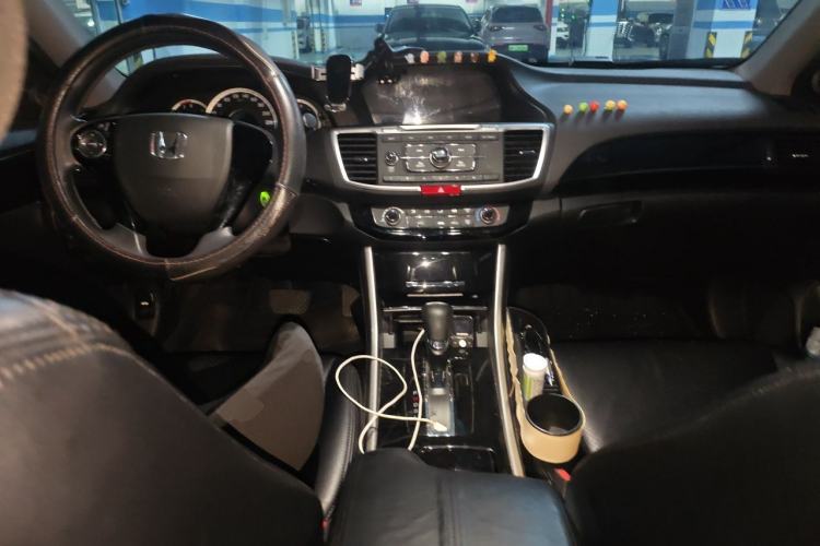 Used Honda Accord 2016 2.0L Comfort Edition Center Console