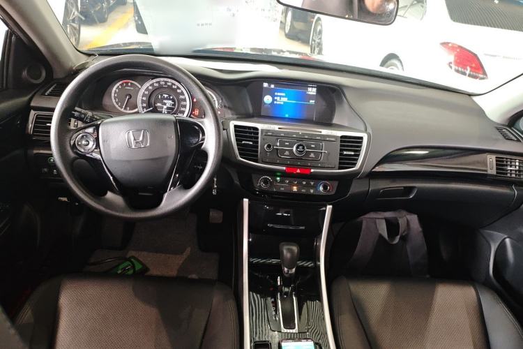 Used Honda Accord 2016 2.0L Comfort Edition Center Console