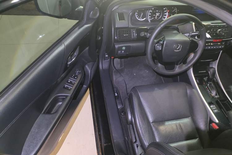 Used Honda Accord 2016 2.0L Elite Edition Driver Seat