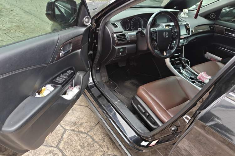 Used Honda Accord 2016 2.4L Luxury Edition Driver Seat
