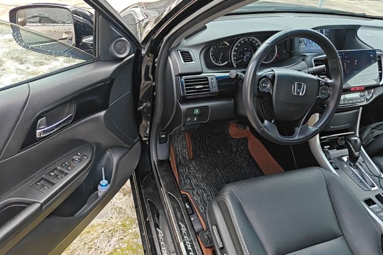 Used Honda Accord 2016 2.0L Luxury Edition Driver Seat