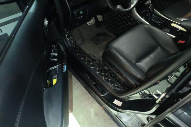 Used Honda Accord 2016 2.0L Luxury Edition Driver Seat