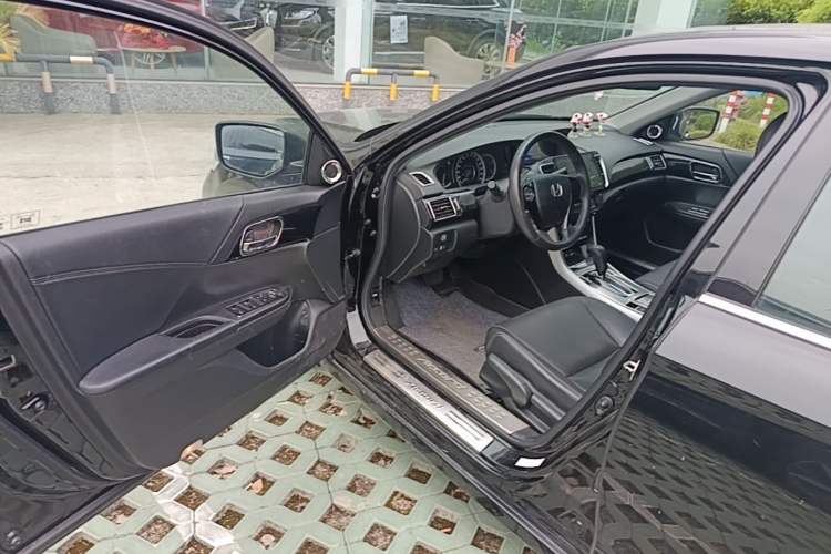 Used Honda Accord 2016 2.0L Elite Edition Driver Seat