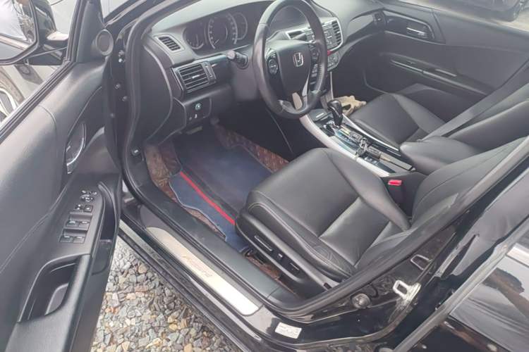 Used Honda Accord 2016 2.0L Luxury Edition Driver Seat