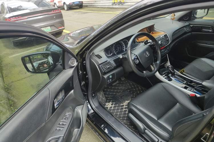 Used Honda Accord 2016 2.0L Elite Edition Driver Seat