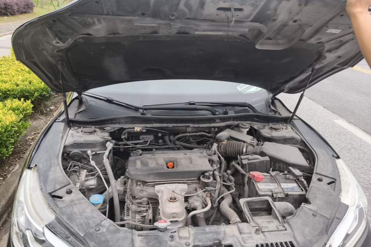 Used Honda Accord 2016 2.0L Comfort Edition Engine Bay