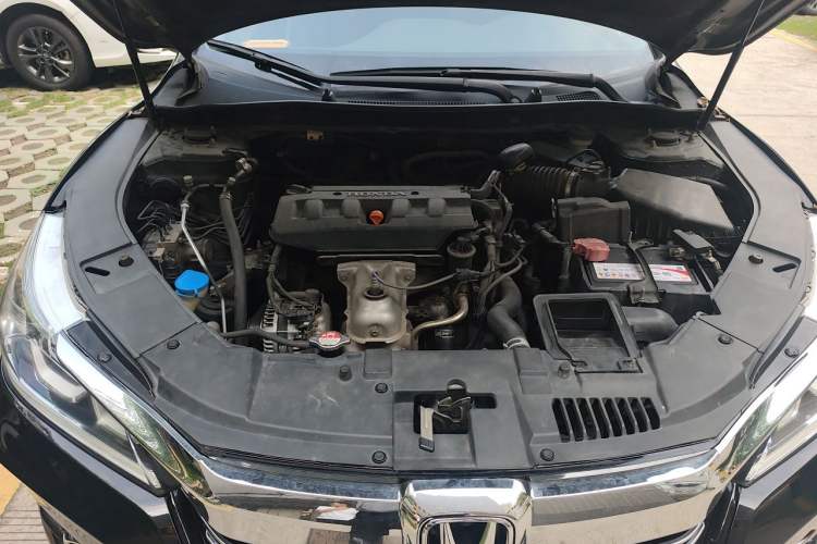 Used Honda Accord 2016 2.0L Comfort Edition Engine Bay