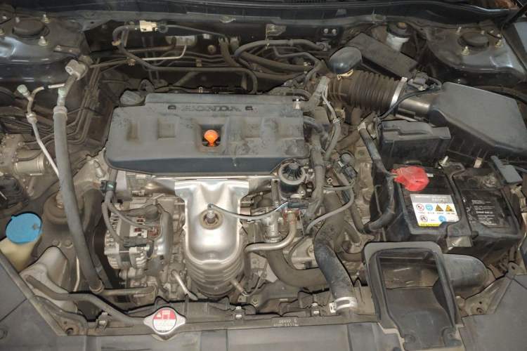 Used Honda Accord 2016 2.0L Comfort Edition Engine Bay