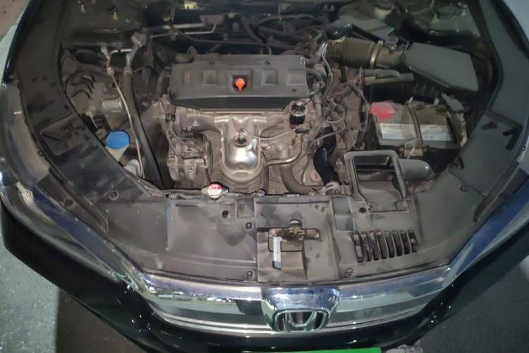 Used Honda Accord 2016 2.0L Comfort Edition Engine Bay