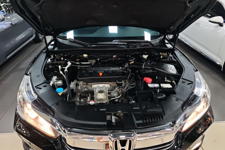 Used Honda Accord 2016 2.0L Comfort Edition Engine Bay