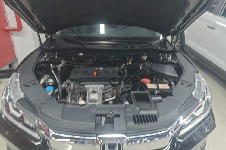 Used Honda Accord 2016 2.0L Comfort Edition Engine Bay