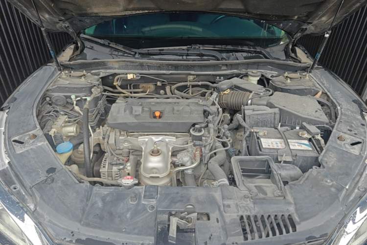 Used Honda Accord 2016 2.0L Comfort Edition Engine Bay