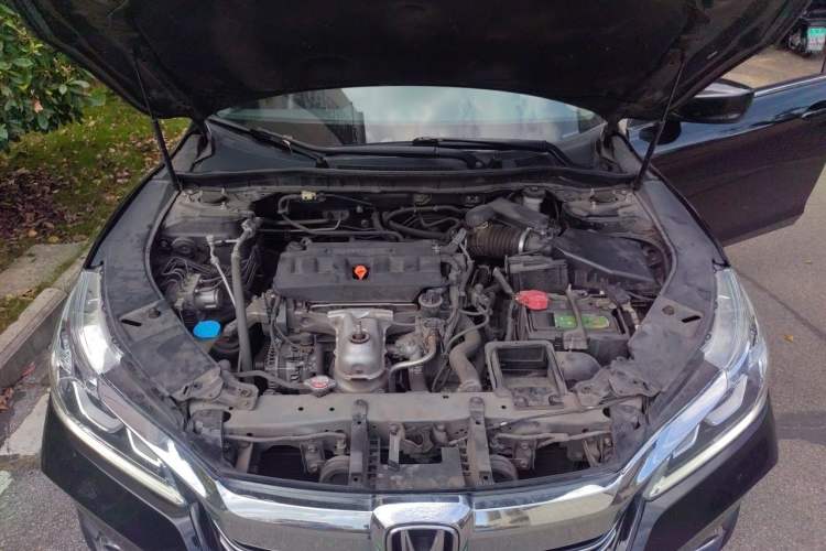 Used Honda Accord 2016 2.0L Comfort Edition Engine Bay