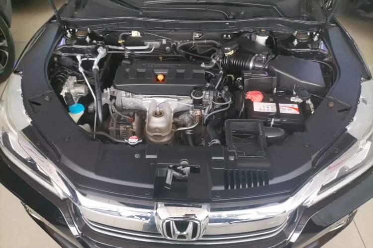 Used Honda Accord 2016 2.0L Comfort Edition Engine Bay