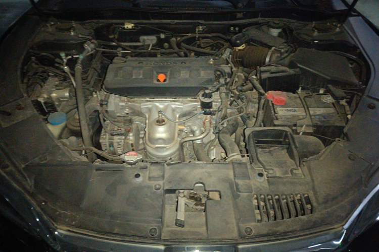 Used Honda Accord 2016 2.0L Comfort Edition Engine Bay