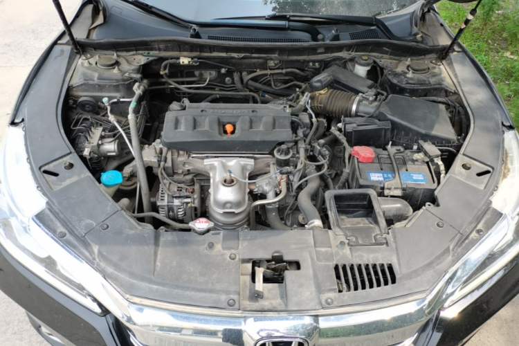 Used Honda Accord 2016 2.0L Comfort Edition Engine Bay