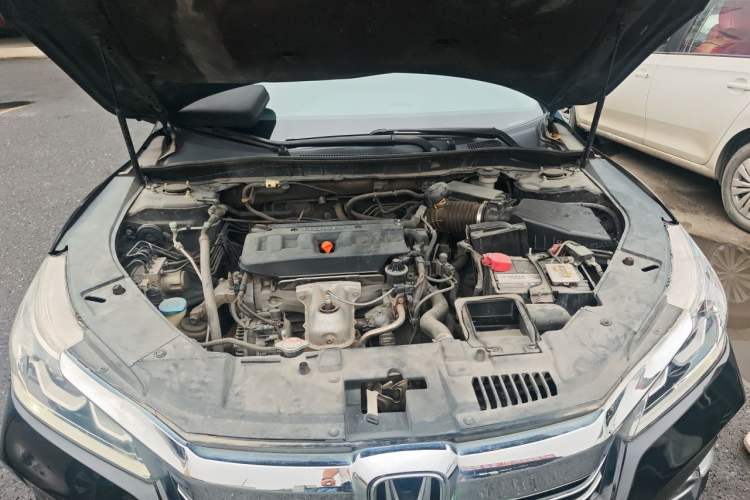 Used Honda Accord 2016 2.0L Comfort Edition Engine Bay