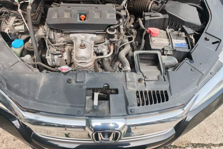 Used Honda Accord 2016 2.0L Comfort Edition Engine Bay
