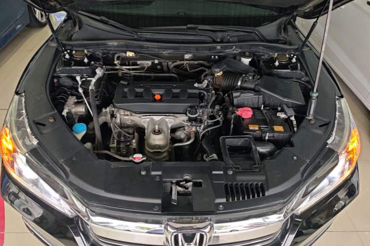 Used Honda Accord 2016 2.0L Comfort Edition Engine Bay